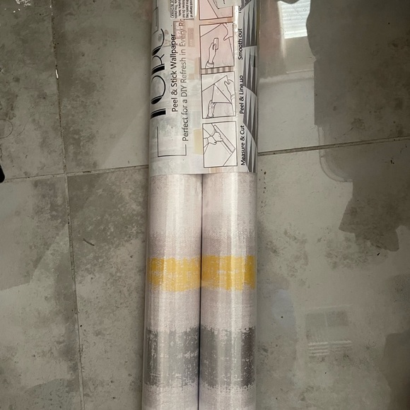 2 Wall Paper mixed color !!! - Picture 3 of 4